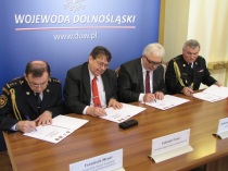 13-02-15 Wroclaw - podpis dodatku (3)