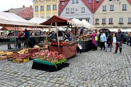 16. český řemeslný trh pod obry v Hostinném 