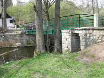 Zrekonstruovaný hraniční most Bartošovice - Niemojów